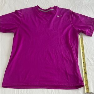 Nike dry fit men's Magenta Short Sleeve Tee